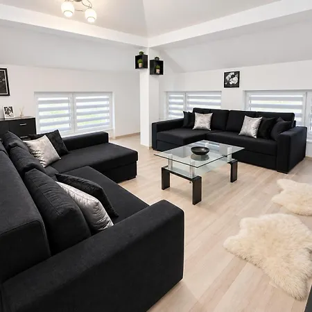 Spacious W/ Space For 6 Guests Apartamento Varna