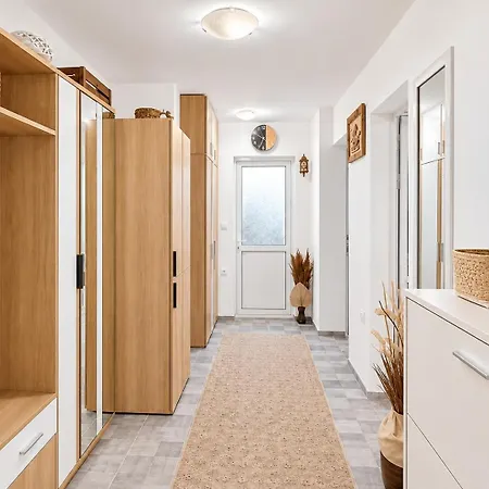 Spacious W/ Space For 6 Guests Apartamento